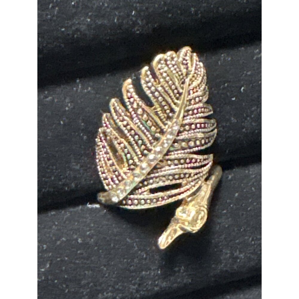 Goldtone Leaf & Bird Ring with Rhinestones Size 9 Statement Jewelry for Women